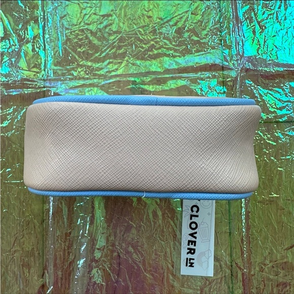 🆕 Stoney Clover Lane Vegan Leather Pink Shell Embossed Peach Mini Pouch - Picture 3 of 6